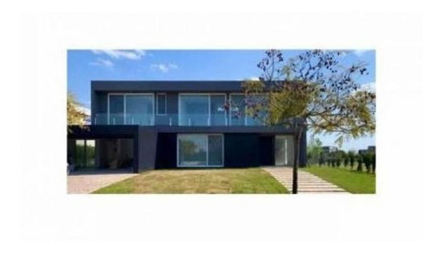 Imagen 5 de 30 de Golf Nordelta | Excelente Casa En Venta Con La Mejor Vista Al Golf