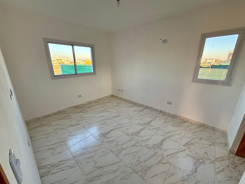 Venta Casa 2 Dormitorios Otros Barrios Con Cochera