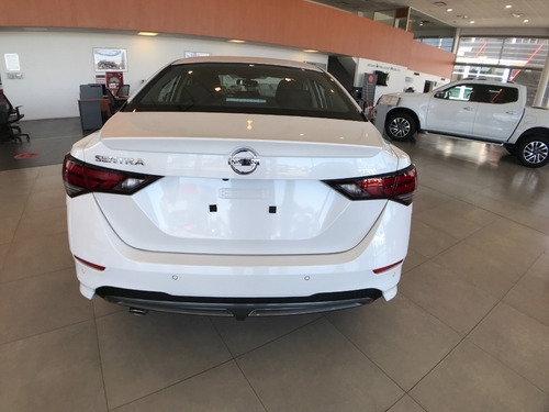 Nuevo Nissan Sentra Sr Cvt 2.0 Cv 150 Cadenero