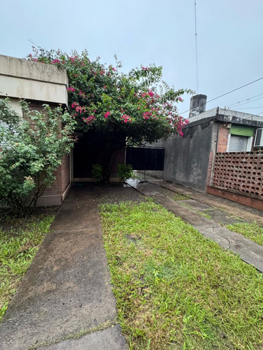 Casa En Venta - Barrio Oeste I - 3 Dormitorios