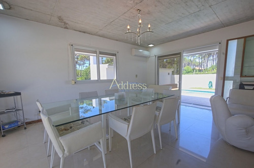Casa En Rincon Del Indio En Venta- Ref: 2992