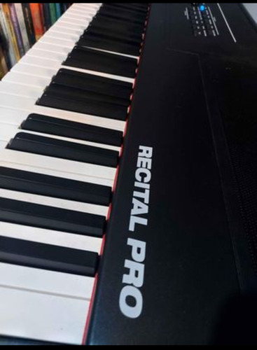 Piano Alesis Recital Pro
