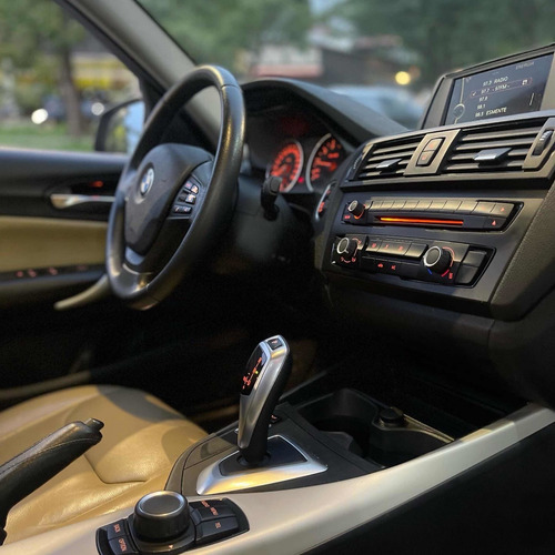 Imagem 12 de 14 de Bmw Serie 1 2014 1.6 Sport Aut. 5p