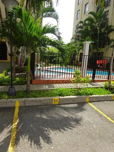 Apartamento En Arriendo En El Refugio. Cod A8105