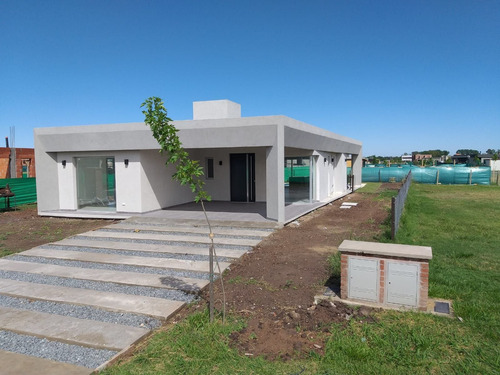 Imagen 8 de 19 de Excelente Casa En Alquiler De 4 Ambientes En Barrio San Felipe - Canning