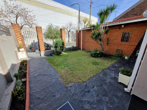 Imagen 18 de 30 de Venta Casa En Villa Lugano Con Patio Y Parrilla