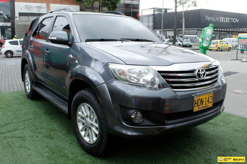 Imagen 4 de 25 de Toyota Fortuner Sr5