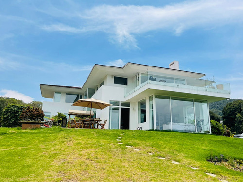 Vendo Elegante Y Sofisticada Casa En Yerbabonita, Sopó