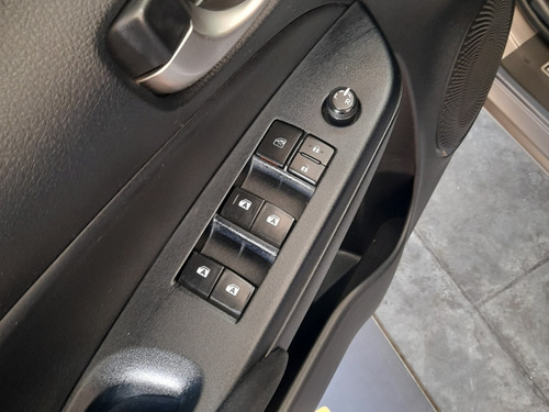 Toyota Yaris 1.3 16V FLEX XL PLUS TECH MULTIDRIVE