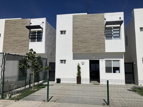 Casa En Venta En Kalia Residencial