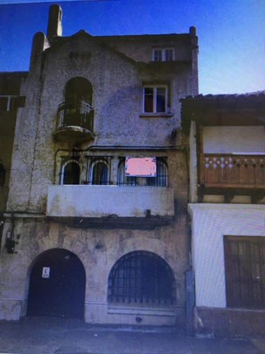 Casa En Venta De 11 Dorm. En Santiago