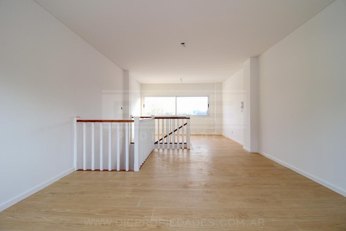 Imagen 23 de 30 de Triplex 5 Ambientes Con Jardin A Estrenar En Florida
