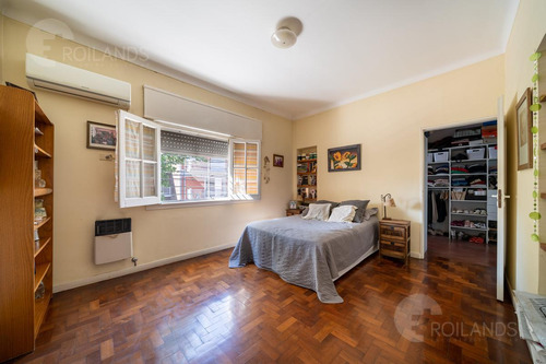 Venta Casa 6 Ambientes Con Pileta, Quincho Y Cochera En Olivos, Acepta Permuta