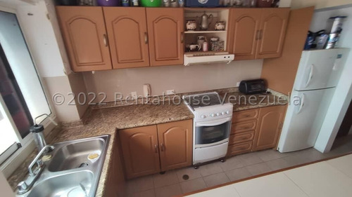 Imagen 26 de 30 de Apartamento En Venta En Avenida Libertador Este De Barquisimeto Lara, Residencias La Roca 0-4-2-4-5-9-3-7-5-4-2 / Código Mls Rent-a-house: 22-21861