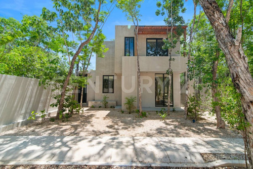 Villa En Venta Tulum De Tres Habitaciones Y Tres Baños Y Medio Ubicacion Ideal