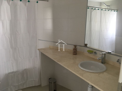 Se Vende Apartamento En Edificio Botavara- Ref: 217
