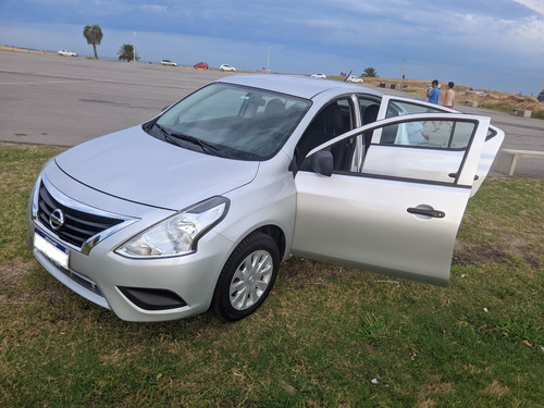 Imagen 2 de 10 de Nissan Versa