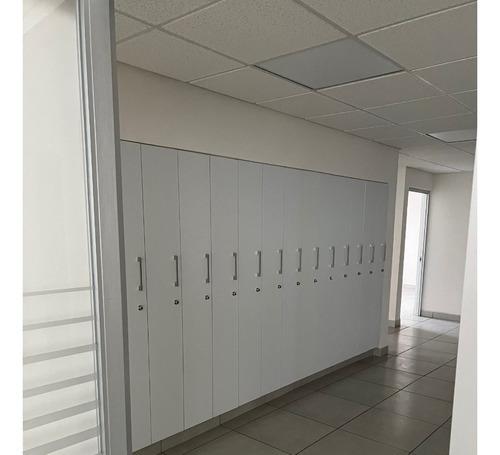 Se Renta Oficina *nueva* De 360 M2 En Edificio Torres Gemelas