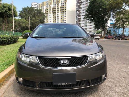 Imagen 1 de 19 de Kia Cerato Forte Modelo 2011 (2010) De Luxe
