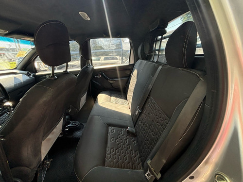 Renault Duster Oroch 2.0 Outsider Plus