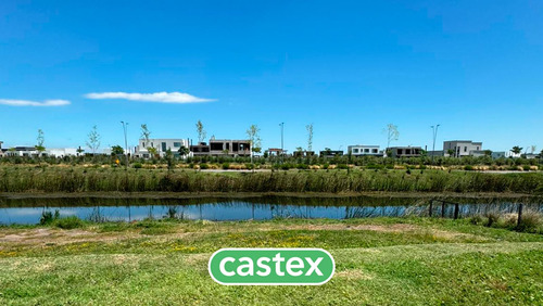 Venta De Lote En El Barrio Costas. Puertos.