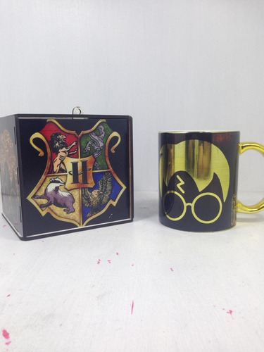 Caneca Cerâmica Dourada Harry Potter + Caixa Em Madeira