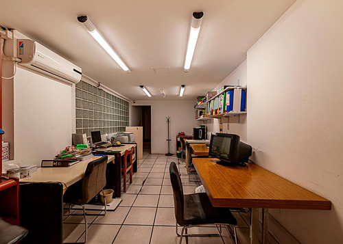 Venta Dos Locales Con Depósito Y Dos Cocheras (espacio Doble C/u) En Block En Balvanera (once)