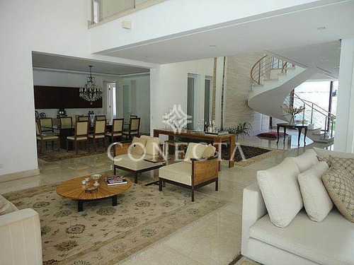 Imagem 6 de 27 de Tamboré 03 | Casa Alto Padrão | Venda | Fino Acabamento | Imenso Quintal Gramado - Cnc1282