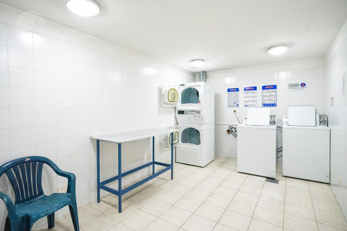 Venta Departamento Monoambiente Con Balcón Y Cochera En Recoleta