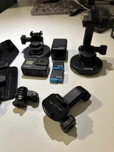 Câmera Gopro Hero8 Black 12mp 4k Wi-fi Com Acessórios (Usado)