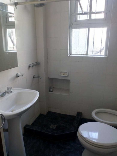 Departamento 2 Ambientes. Piso Alto. Apto Profesional.