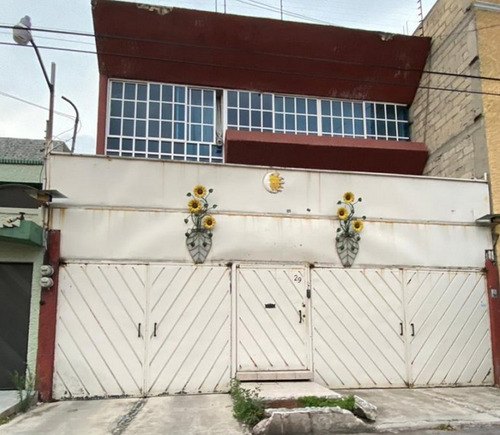Casa En Calle Diego Nava Rivas #29, Colonia Presidentes Ejidales 1a Seccion, Coyoacan, Cdmx - Rom