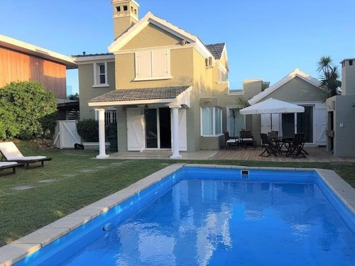 Alquiler Temporada Alta 2023/24! Hermosa Casa Frente Al Mar En Zona De Montoya Con 5 Dormitorios Y Piscina!!