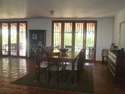 Imagen 2 de 17 de Livy Ramirez Vende Casa En Cumbres De Curumo Mls #22-16794