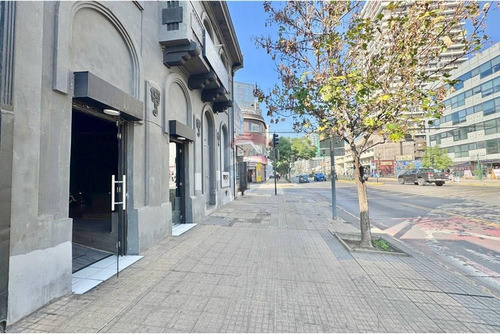 Paño Comercial En Av Irarrazaval 1064 M2 / Ñuñoa
