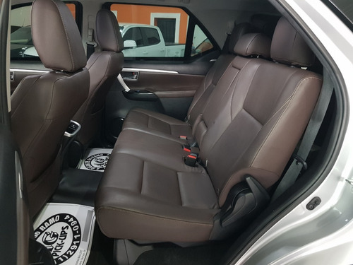 Imagem 12 de 20 de Toyota Hilux Sw4 2.8 Srx 4x4 7 Lugares Blindada 16/2016