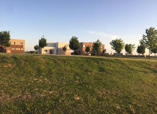 Imagen 4 de 10 de Terreno - Puertos Del Lago
