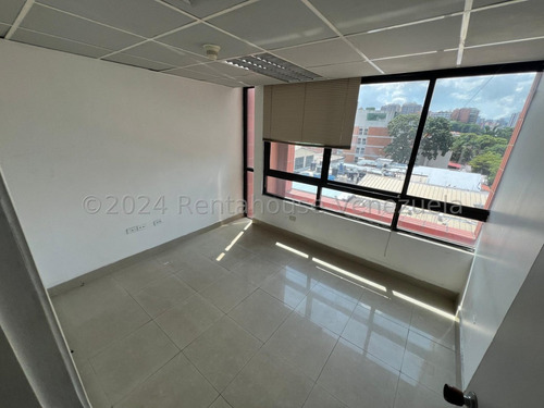 Oficina En Alquiler En Las Mercedes. Sw Mls #25-4418