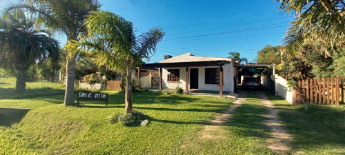 Inmobiliaria Costa Azul Venden, Dos Casas En Un Padrón De Dos Dormitorios Cada Una , Juntas O Separadas En Ph , A 5 Cuadras De La Playa En Costa Azul De La Paloma , Rocha . 