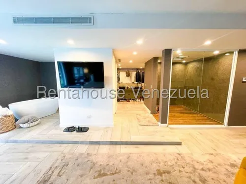 Agp Encantadora Casa Con Elegante Estilo, Confort Y Lujo En Venta En Santa Eduvigis 25-13411 Ys