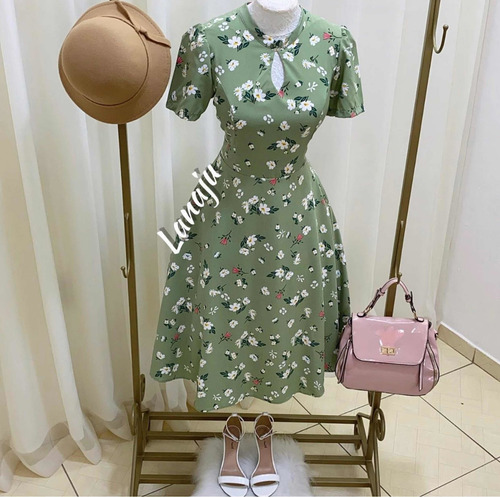 Imagem 4 de 8 de Vestido Ananda Modelo Midi Rodado