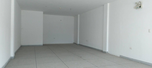 Imagen 2 de 6 de Tibisay Rojas Alquila Local En El Cc Paseo Paraparal. Tel. 0414 4173701 Cod. 175572