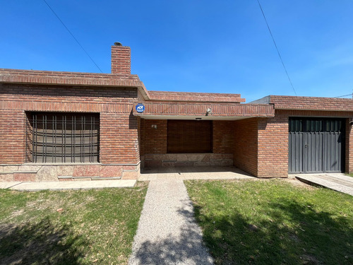 Venta Casa 3 Dormitorios Los Boulevares - Amplio Patio