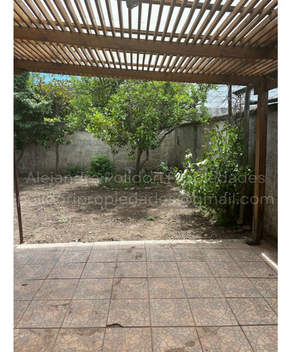 Se Vende Céntrica Propiedad - Calle Olegario Lazo, San Fdo