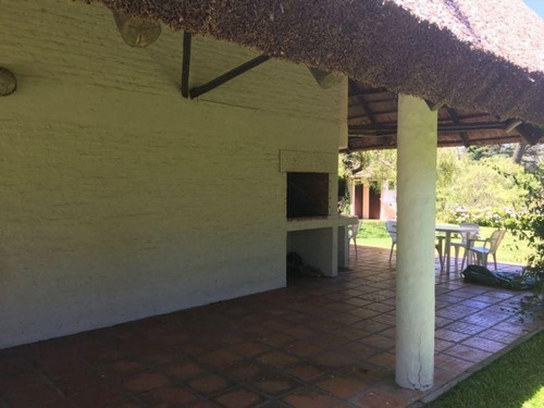 Casa En Venta De 4 Dormitorios En Playa Mansa