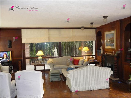 Casa En Mansa, 5 Dormitorios *- Ref: 7424