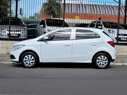 Imagem 4 de 14 de Gm - Chevrolet Onix 2014 Flex
