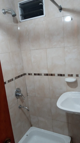 Imagen 4 de 10 de Alquiler. Monoambiente Para 1 Sola Persona. En Cruce De 2 Avenidas