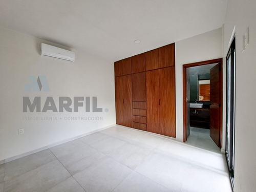 Venta De Residencia De 3 Recámaras, Al Norte De V. De A. Colima