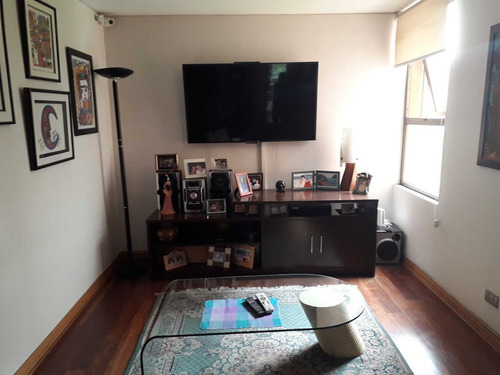 Cómodo De Muy Buenos Espacios En Bicente